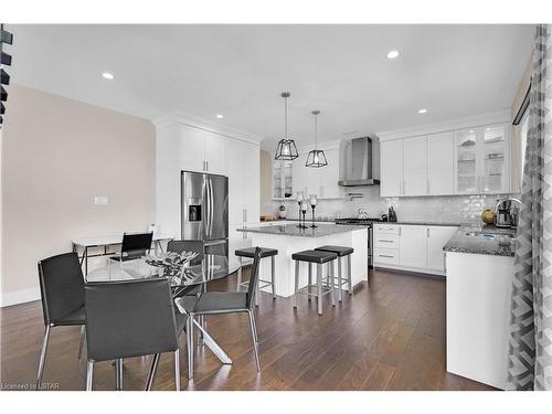 2170 Bakervilla Street, London, ON - Indoor Photo Showing Kitchen With Upgraded Kitchen