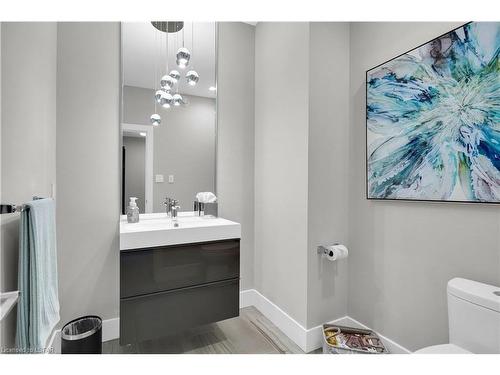 2170 Bakervilla Street, London, ON - Indoor Photo Showing Bathroom