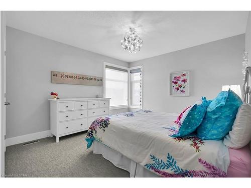 2170 Bakervilla Street, London, ON - Indoor Photo Showing Bedroom