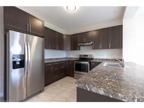 1733 O'Hanlan Cross, London, ON - Indoor Photo Showing Kitchen With Double Sink
