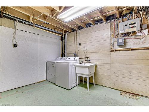 60 Carlyle Drive, Kitchener, ON - Indoor Photo Showing Laundry Room