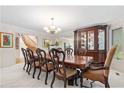 42 Chestnut Hill, London, ON - Indoor Photo Showing Dining Room