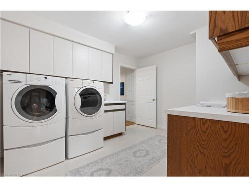 42 Chestnut Hill, London, ON - Indoor Photo Showing Laundry Room