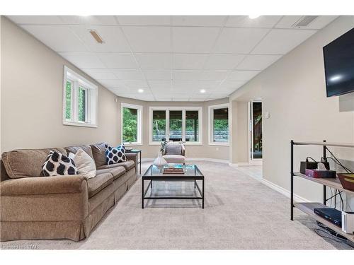 42 Chestnut Hill, London, ON - Indoor Photo Showing Living Room