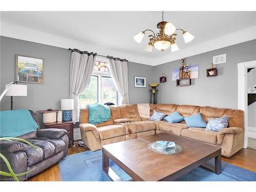 1051 Trafalgar Street, London, ON - Indoor Photo Showing Living Room