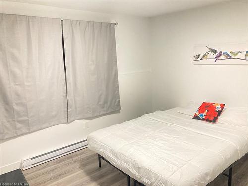 38-105 Andover Drive, London, ON - Indoor Photo Showing Bedroom