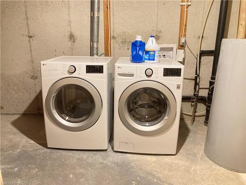 38-105 Andover Drive, London, ON - Indoor Photo Showing Laundry Room