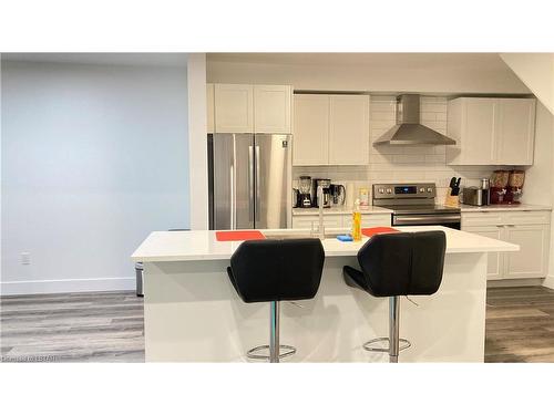 38-105 Andover Drive, London, ON - Indoor Photo Showing Kitchen With Stainless Steel Kitchen