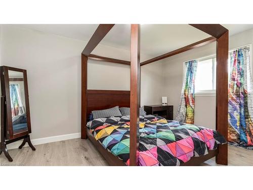 78 Tweedsmuir Avenue, London, ON - Indoor Photo Showing Bedroom