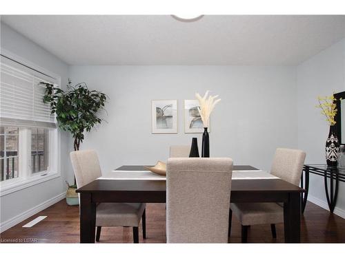 1840 Healy Road, London, ON - Indoor Photo Showing Dining Room