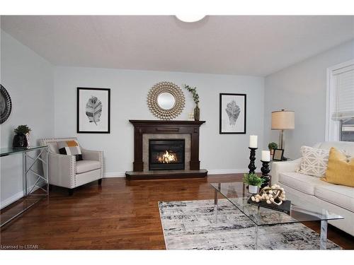1840 Healy Road, London, ON - Indoor Photo Showing Living Room With Fireplace