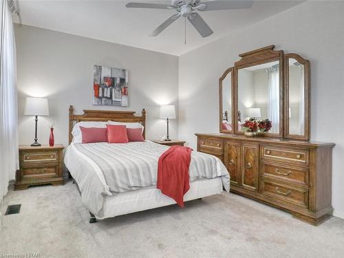 45 Westmorland Place, London, ON - Indoor Photo Showing Bedroom