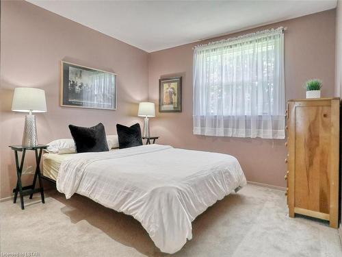 45 Westmorland Place, London, ON - Indoor Photo Showing Bedroom