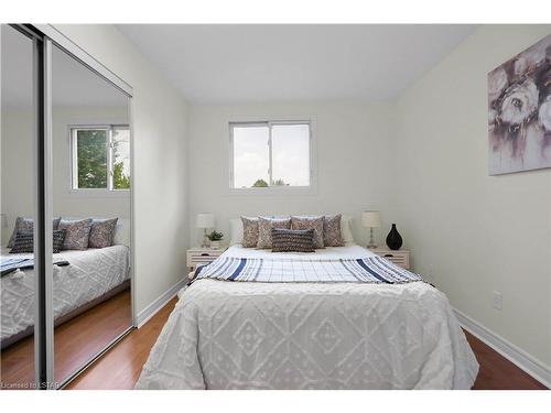 132 Sundridge Crescent, London, ON - Indoor Photo Showing Bedroom