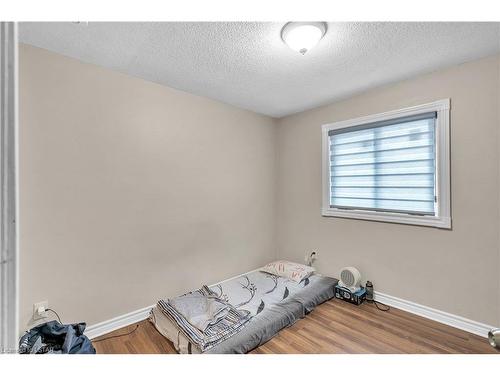 19 Stroud Crescent, London, ON - Indoor Photo Showing Other Room