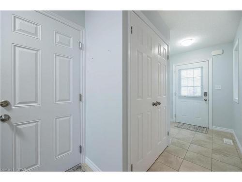 2711 Foxbend Link, London, ON - Indoor Photo Showing Other Room