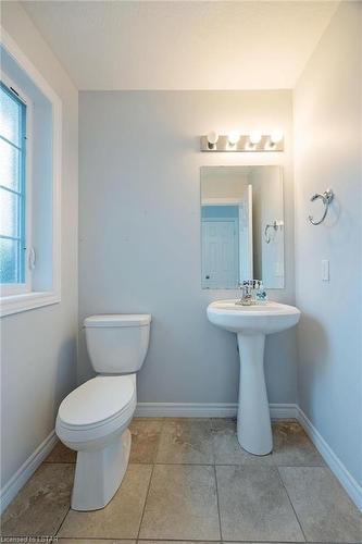 2711 Foxbend Link, London, ON - Indoor Photo Showing Bathroom