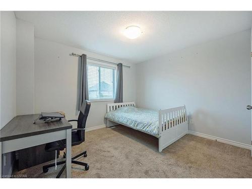 2711 Foxbend Link, London, ON - Indoor Photo Showing Bedroom