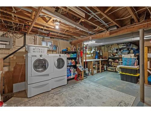 142 Foster Avenue, London, ON - Indoor Photo Showing Laundry Room