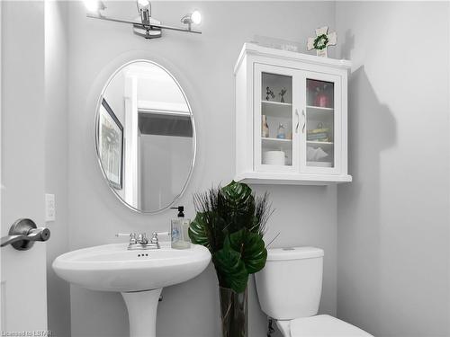 79 Trellis Crescent, London, ON - Indoor Photo Showing Bathroom