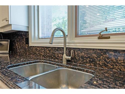6 Conifer Crescent, London, ON - Indoor Photo Showing Kitchen With Double Sink