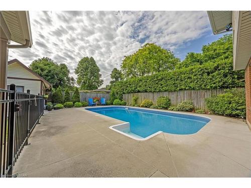 6 Conifer Crescent, London, ON - Outdoor With In Ground Pool With Backyard