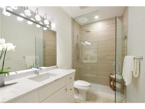 1103-260 Villagewalk Boulevard, London, ON - Indoor Photo Showing Bathroom