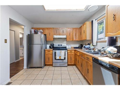 71 Blanchard Crescent, London, ON - Indoor Photo Showing Kitchen With Double Sink