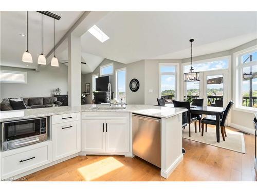 773 Klosters Drive, Waterloo, ON - Indoor Photo Showing Kitchen With Upgraded Kitchen