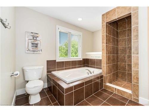 773 Klosters Drive, Waterloo, ON - Indoor Photo Showing Bathroom