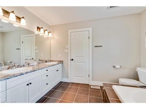 773 Klosters Drive, Waterloo, ON - Indoor Photo Showing Bathroom