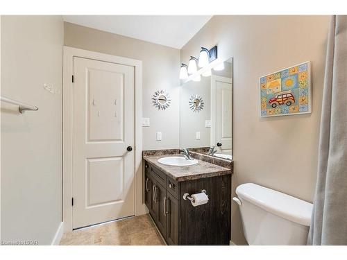 773 Klosters Drive, Waterloo, ON - Indoor Photo Showing Bathroom