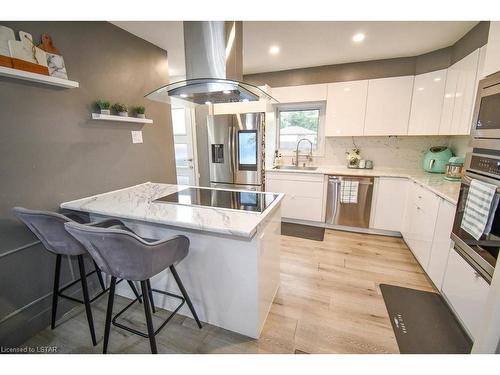 29 Lacey Crescent, London, ON - Indoor Photo Showing Kitchen With Stainless Steel Kitchen