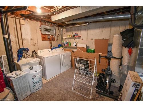 29 Lacey Crescent, London, ON - Indoor Photo Showing Laundry Room