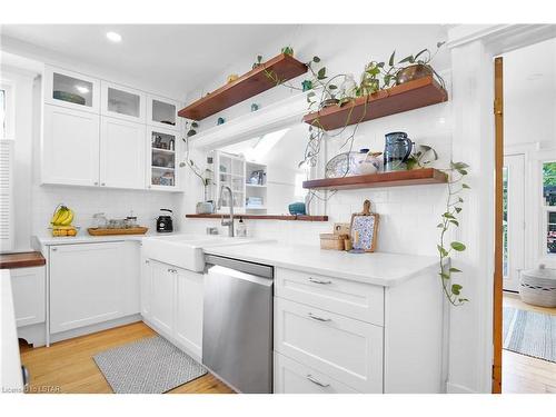 835 Princess Avenue, London, ON - Indoor Photo Showing Kitchen