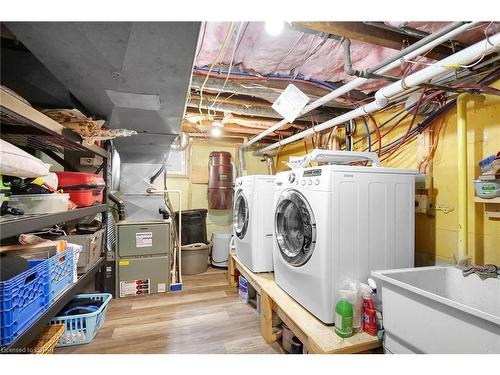 835 Princess Avenue, London, ON - Indoor Photo Showing Laundry Room
