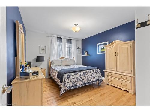 35 Paperbirch Crescent, London, ON - Indoor Photo Showing Bedroom