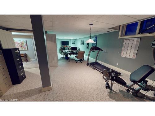 107 Carriage Hill Drive, London, ON - Indoor Photo Showing Gym Room