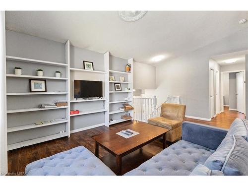 71 Blanchard Crescent, London, ON - Indoor Photo Showing Living Room
