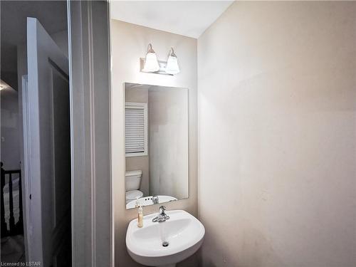 1848 Couldridge Way Way, London, ON - Indoor Photo Showing Bathroom