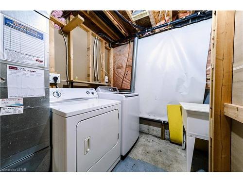 845 Blacksmith Street, London, ON - Indoor Photo Showing Laundry Room