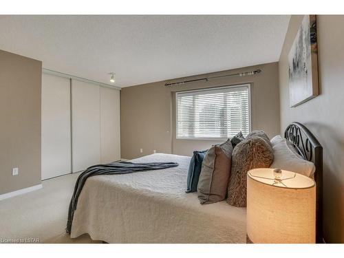 83-1535 Trossacks Avenue, London, ON - Indoor Photo Showing Bedroom