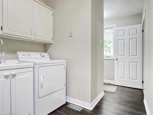 24-5 Cadeau Terrace, London, ON - Indoor Photo Showing Laundry Room
