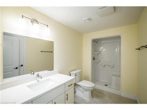 174 Cabot Trail, Chatham, ON - Indoor Photo Showing Bathroom