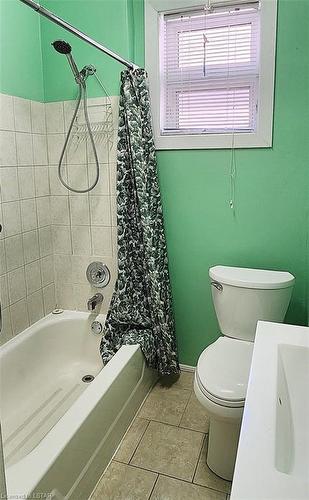 1235 Florence Street, London, ON - Indoor Photo Showing Bathroom