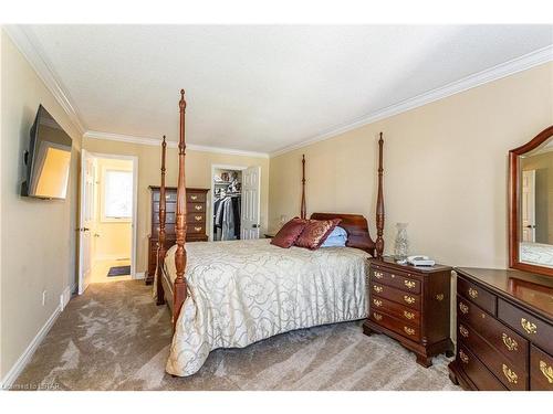 95 Mountainview Crescent, London, ON - Indoor Photo Showing Bedroom