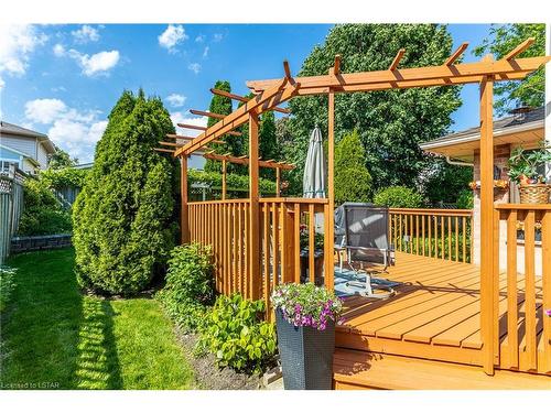 95 Mountainview Crescent, London, ON - Outdoor With Deck Patio Veranda