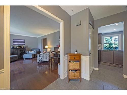 136 Hillsmount Crescent, London, ON - Indoor Photo Showing Other Room