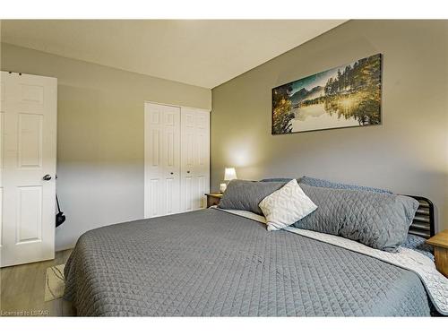 17 Stoney Court, Tillsonburg, ON - Indoor Photo Showing Bedroom