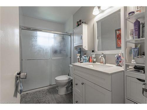 17 Stoney Court, Tillsonburg, ON - Indoor Photo Showing Bathroom